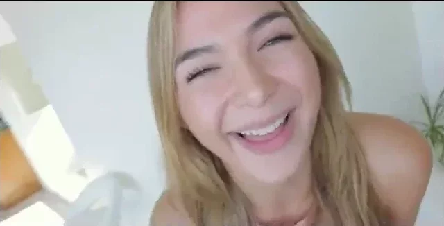 Tante Cantik Seru Bermain dengan Pegawai Hotel